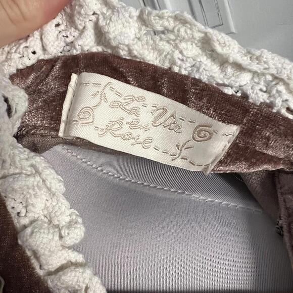 Vintage La Vie en Rose Victorian Velvet Blouse Brown Lace Collar High Neck Goth - Picture 7 of 8